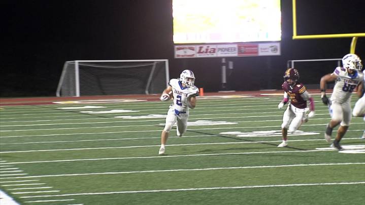 Blue Streaks run past the Wolf Pack for Class AA win
