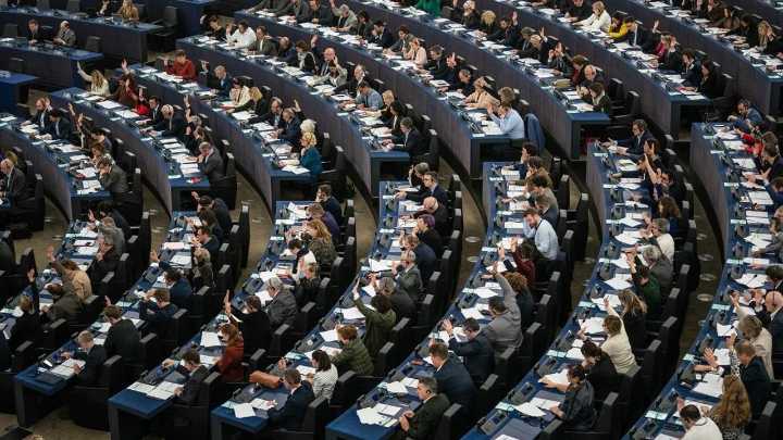 La gran claudicación de Bruselas con el Pacto Verde: frena en seco su ley estrella para salvar a las empresas