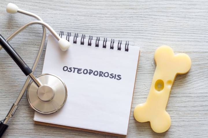 De los ejercicios de fuerza al entrenamiento con impacto: la mejor actividad física más recomendada para prevenir la osteoporosis