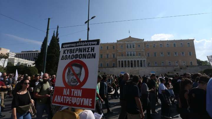 Trabajar 13 horas al día: así es la nueva reforma laboral de Grecia