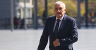 Exdirector de la PDI al banquillo de los acusados: juicio contra Héctor Espinosa se extenderá por 45 días y tendrá más de 90 testigos