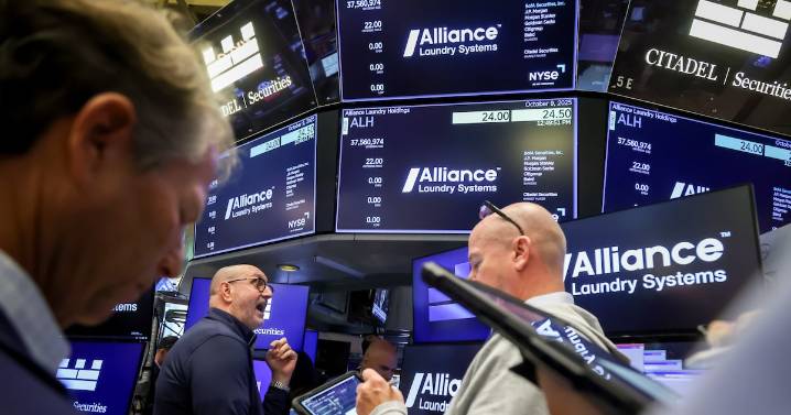 S&P 500 cerró cerca de máximos históricos, mientras el petróleo repuntó con fuerza