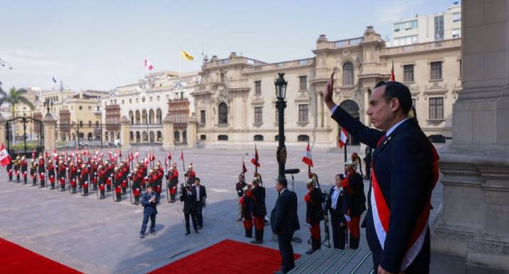 IPAE pide respeto al orden constitucional tras vacancia de Boluarte y asunción de Jerí