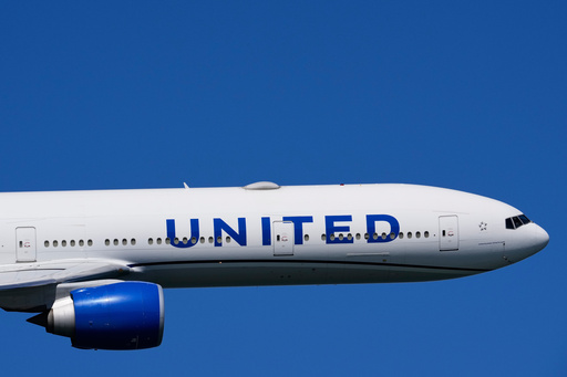 Avión de United Airlines roza cola de otra aeronave en aeropuerto de Chicago; no hay heridos