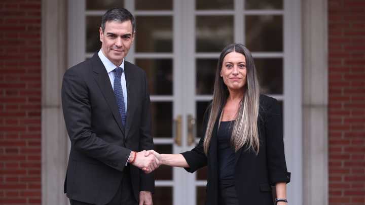 Sánchez di que está a cumprir con Junts e que se reunirá con Puigdemont cando toque