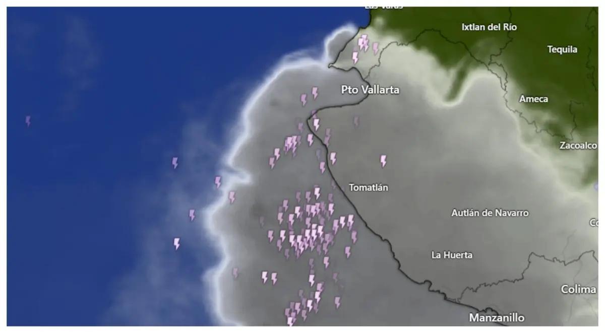 Desmienten formación de “súper tormenta” sobre Puerto Vallarta