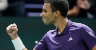 Canada's Auger-Aliassime rallies past Altmaier to reach Paris Masters quarterfinals