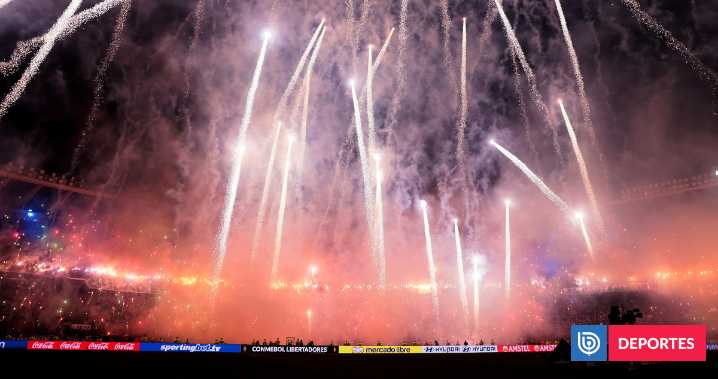 Arriesga sanción: el masivo show pirotécnico de Racing para duelo ante Flamengo por Copa Libertadores