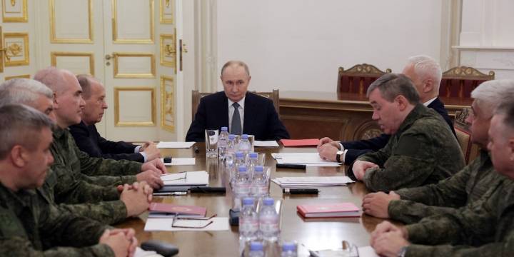 Vladimir Putin declaró que Rusia capturó 5.000 kilómetros cuadrados de Ucrania en 2025