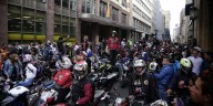 Motociclistas en Bogotá anuncian bloqueos y plan tortuga tras nuevas restricciones de movilidad