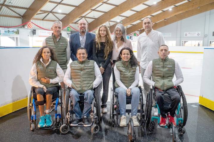 Benalmádena se vuelca con Leonor en la inauguración solidaria de la Pista de Hielo