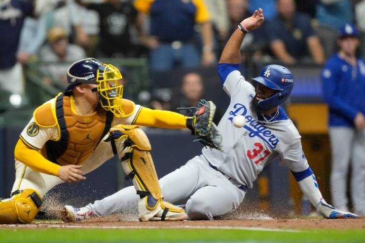 Brewers turn potential grand slam by Dodgers slugger Max Muncy into wild double play in NLCS