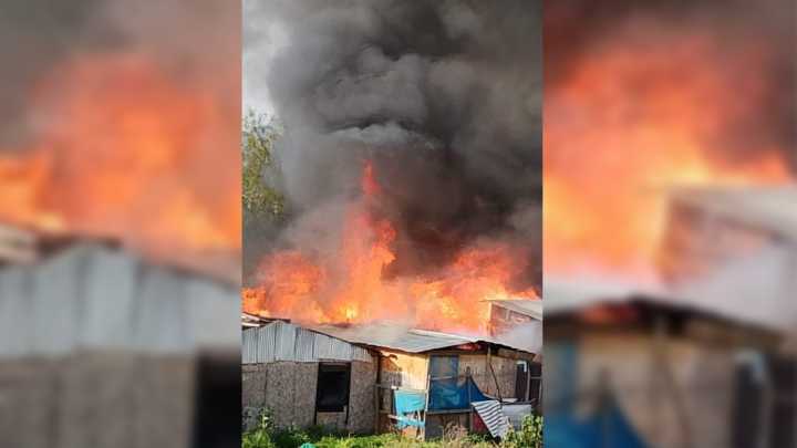 Máxima tensión en la "Toma Dignidad" por incendio en medio del desalojo
