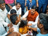 MP:CM meets bereaved families of idol immersion tragedy in Ujjain