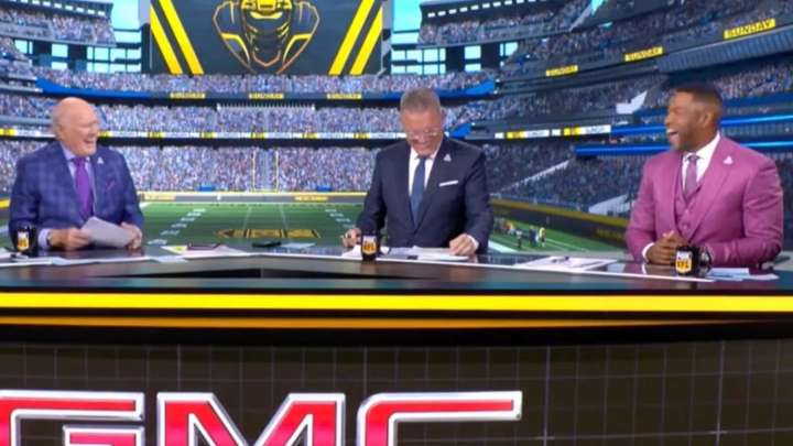 Terry Bradshaw breaks down in laughter on Fox NFL Sunday after Michael Strahan joke about Catherine Zeta