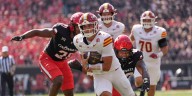 Cincinnati uses fast start to take down No. 14 Iowa State 38