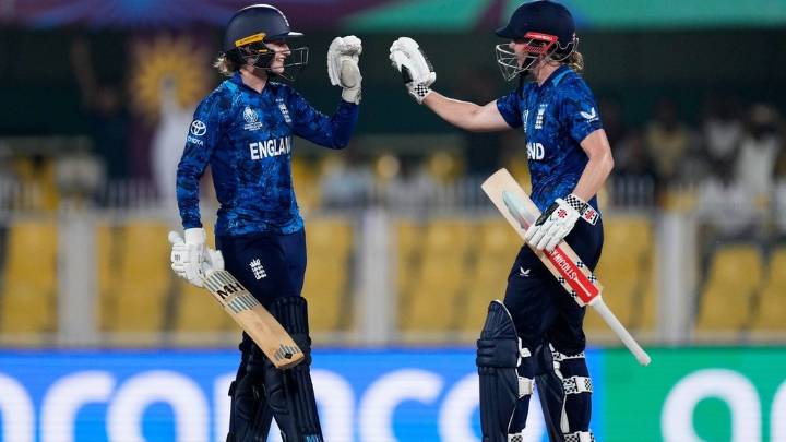England survive Bangladesh scare as Heather Knight steers home in tricky chase