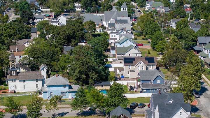 Bidding wars drive Long Island home prices to record level