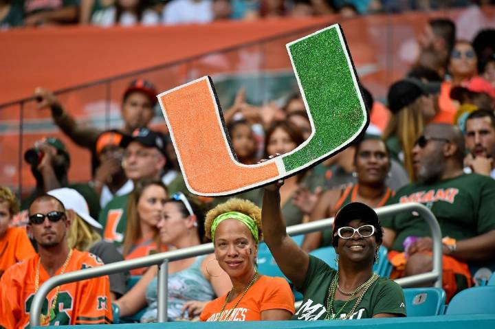 Deadspin | Miami, South Carolina cancel home-and-home series starting in 2026