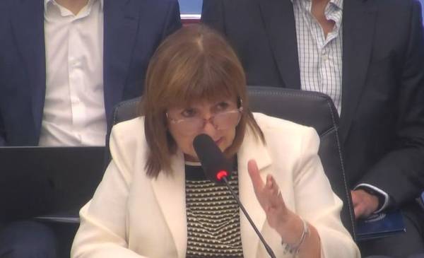 Envalentonada, Bullrich anticipó que reprimirán "una y otra vez" las protestas