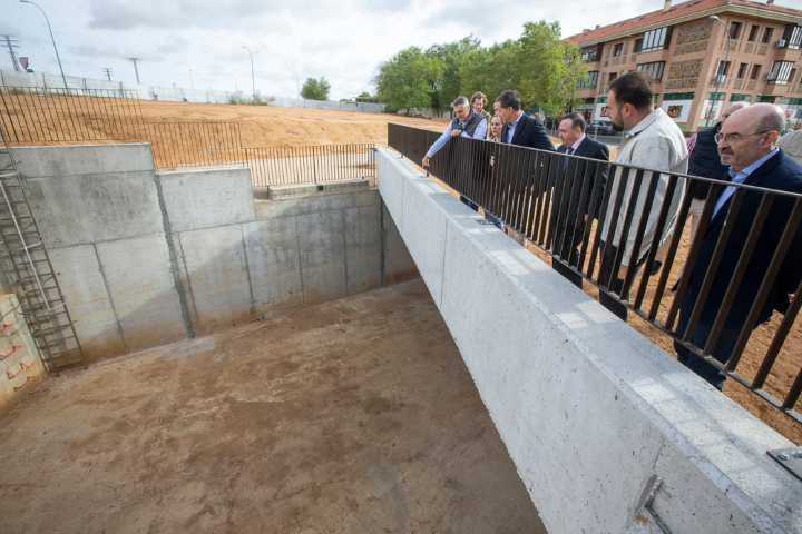 El encauzamiento del arroyo en Azucaica podría iniciarse antes de finalizar el año
