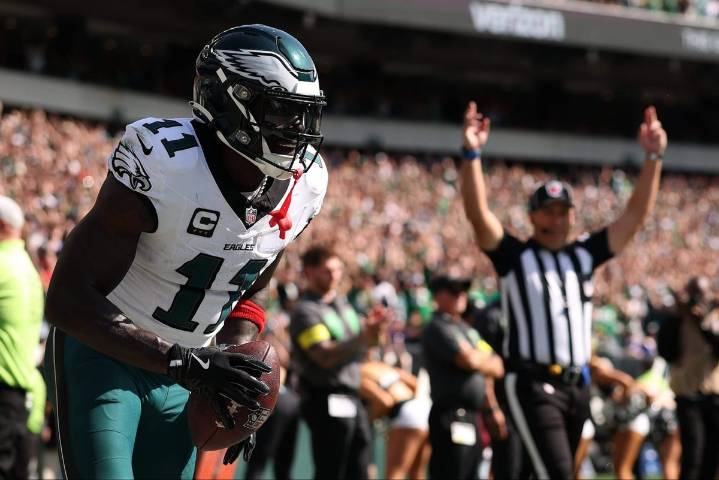 A.J. Brown clarifies social media post, says he let frustrations 'boil over'