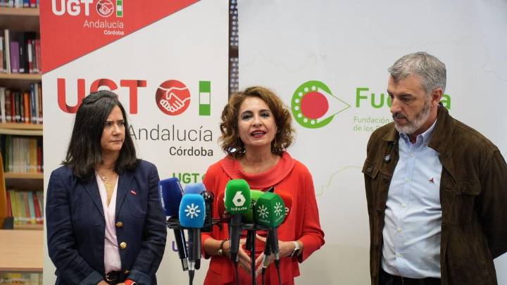 María Jesús Montero sobre la crisis de los cribados: “Juanma Moreno está desbordado y no va a hacer nada”