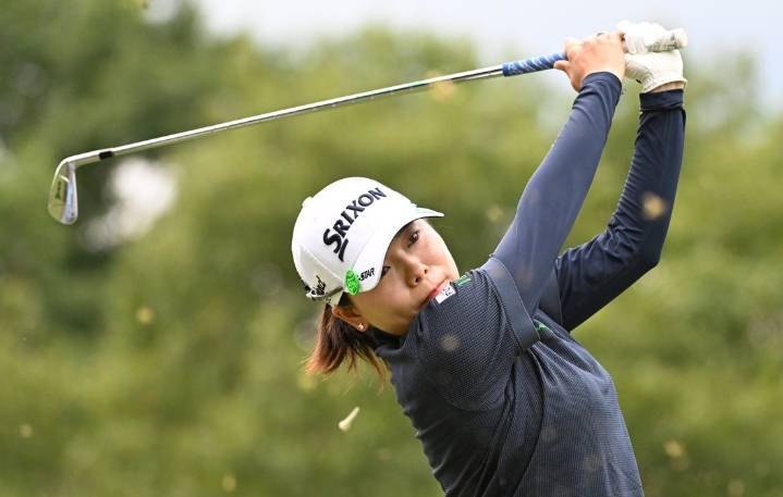 Deadspin | Minami Katsu maintains 2-stroke lead in Shanghai