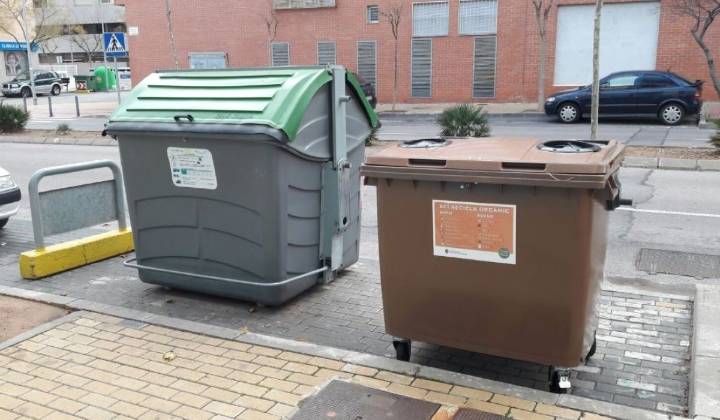 Hallan el cadáver de un hombre en un contenedor de basura