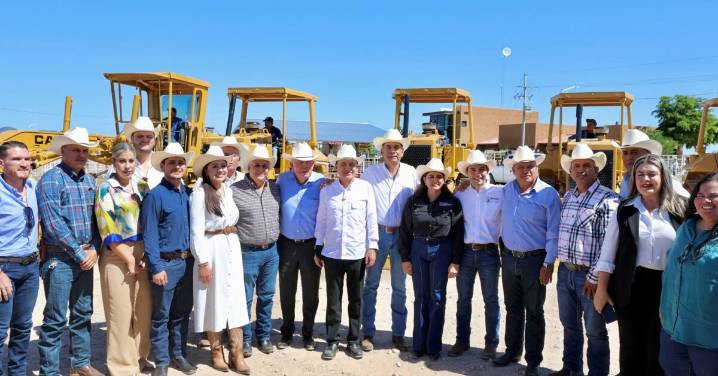 Entrega el Gobernador maquinaria y sementales bovino