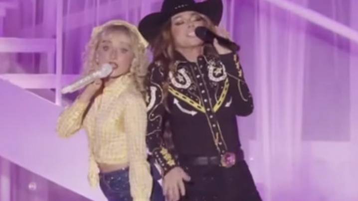 Sabrina Carpenter & Shania Twain Perform "That Don't Impress Me Much" at ACL
