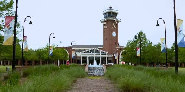 AEX announces the return of United Airlines