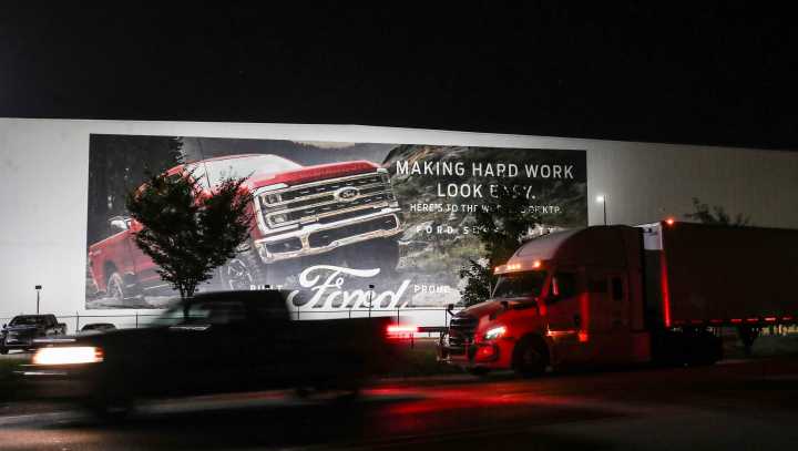 Ford temporarily pauses SUV production at Kentucky Truck Plant