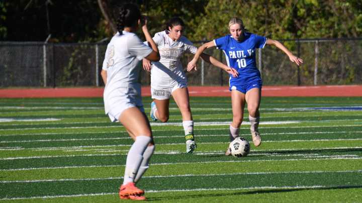 Paul VI girls stay unbeaten in shutout of Seneca