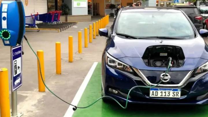 Renuevan cupo para importar autos eléctricos e híbridos