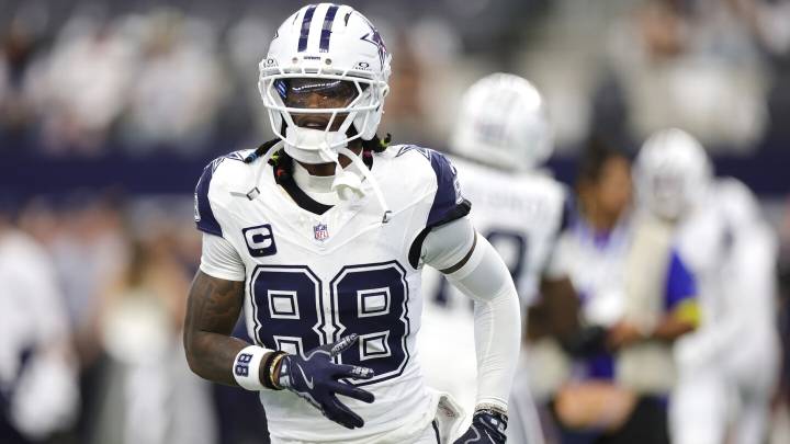 CeeDee Lamb goes over 7,000 career yards from scrimmage on 74