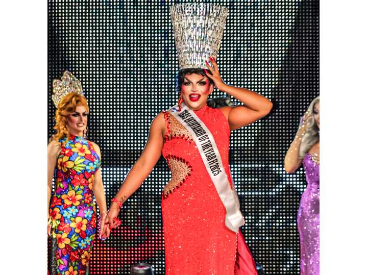 Deja Dubois wins Tx Entertainer of the Year F.I.