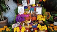 Familias de Orizaba invierten entre 300 y 700 pesos en la colocación de ofrendas en Día de Muertos
