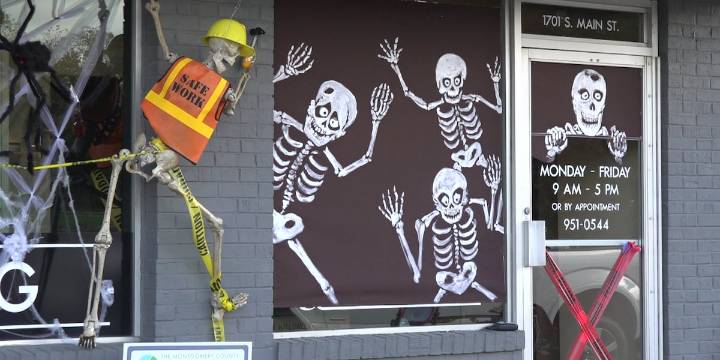 Montgomery County local businesses embrace spooky spirit, urge people to shop local