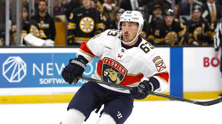 Brad Marchand coaches youth hockey team after friend’s daughter dies of cancer