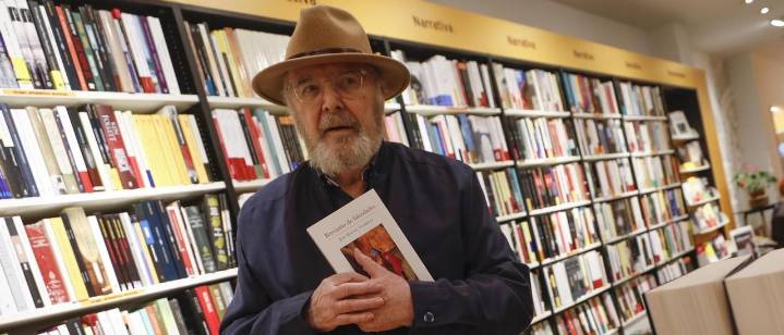 Muere el escritor José Manuel Vilabella, "referencia indiscutible y voz única" de la crítica gastronómica en Asturias