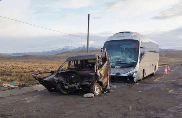 TRAGEDIA EN LA VÍA JULIACA-AREQUIPA: cinco personas mueren tras violento choque