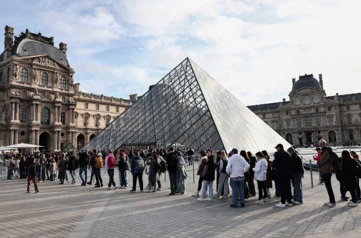 Intense manhunt for Louvre suspects continues after DNA found in helmet and glove