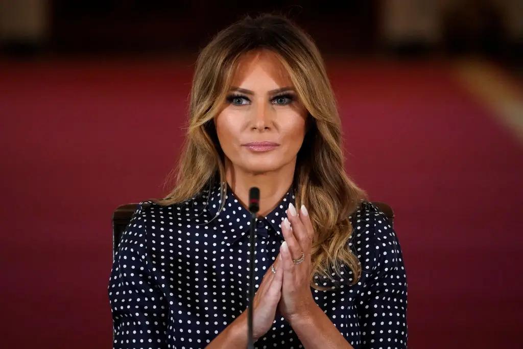 ‘Eww’: Trump Tries to Get Affectionate, Kissing Melania on the Cheek Before Grabbing Her for a Kiss On the Lips She Clearly Didn’t Expect