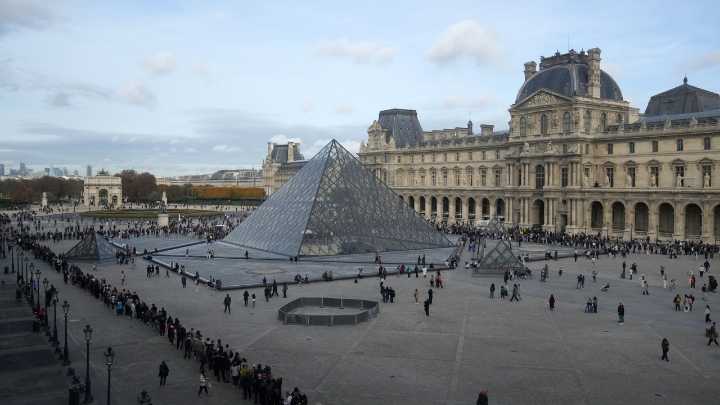 Fiscalía confirma los arrestos del robo del Louvre, pero lamenta su difusión "precipitada"