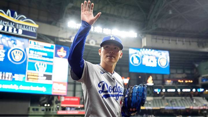 Yamamoto's complete game vs. Brewers puts Dodgers up 2