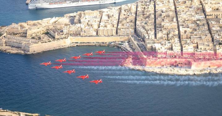 Red Arrows put on incredible display during flypast over Malta