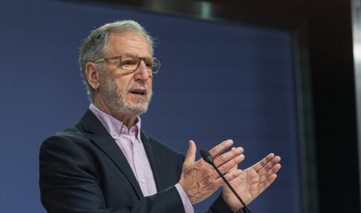 Biministro García anuncia que empresas generadoras restituirán sobrecostos en cuentas de electricidad a partir de enero de 2026: Sepa cuánto es