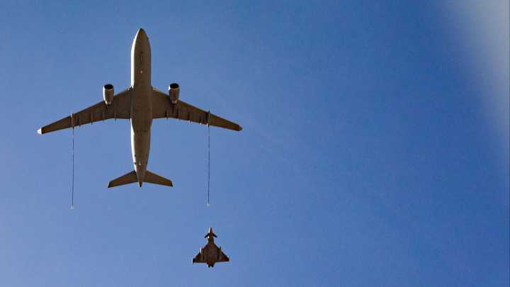 Los reyes presiden un desfile del Día de la Fiesta Nacional con casi 4.000 militares y sin la Patrulla Águila