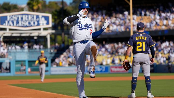 MLB: Dodgers ponen en jaque a Brewers y quedan a una victoria de volver a la Serie Mundial